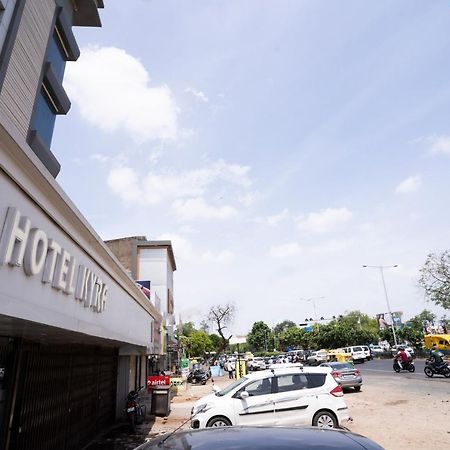 Hotel Kyra Airport Ahmedabad Esterno foto