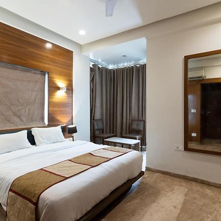 Hotel Kyra Airport Ahmedabad Esterno foto